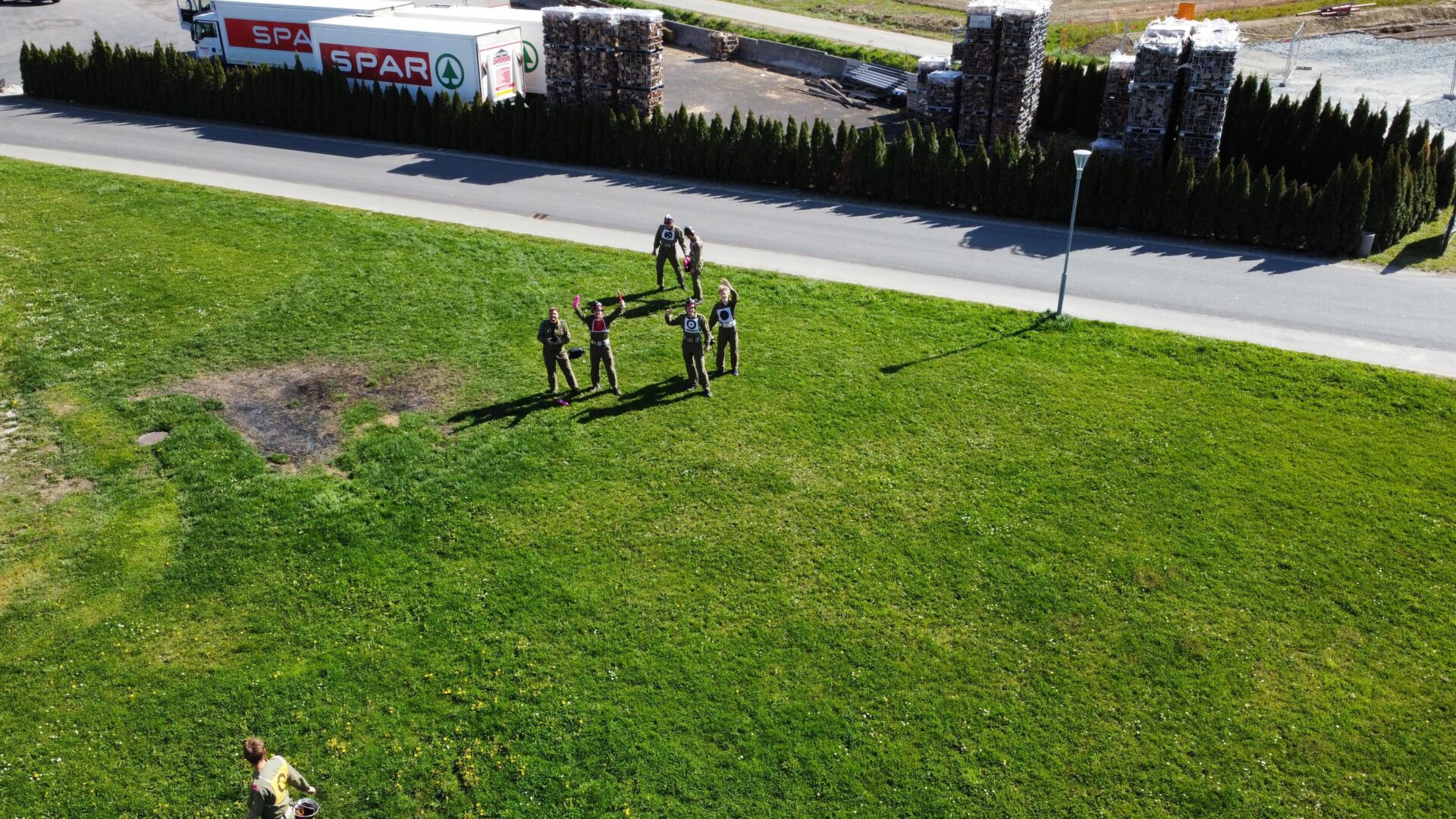 13c19b33 99b9 4581 b3e7 202b77e75975